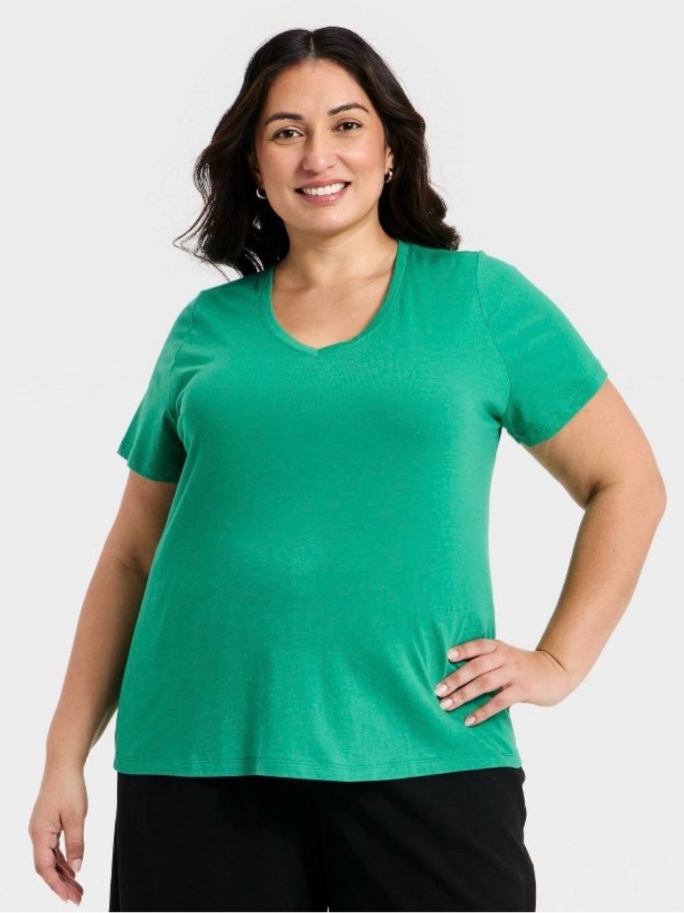 Universal Thread Women's Short-Sleeve V-Neck Tee in Green